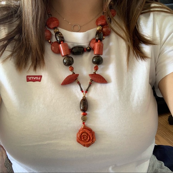Red Jasper carved rose necklace - Picture 6 of 6